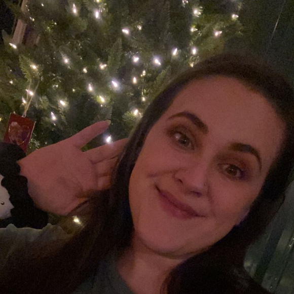 Meet your Posher, Brooke - Picture 1 of 1